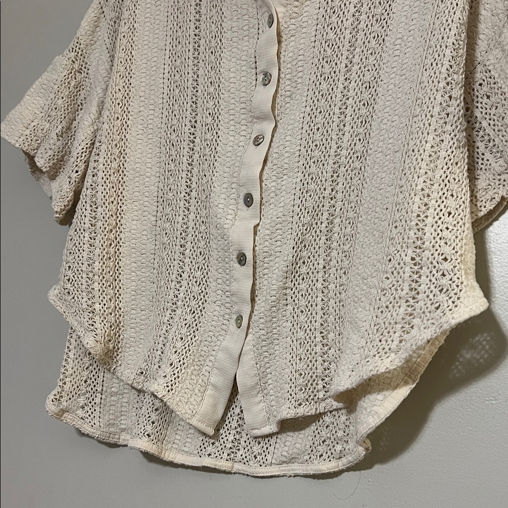 Kaktus Cream Crochet Button-Down Top - Picture 8 of 12